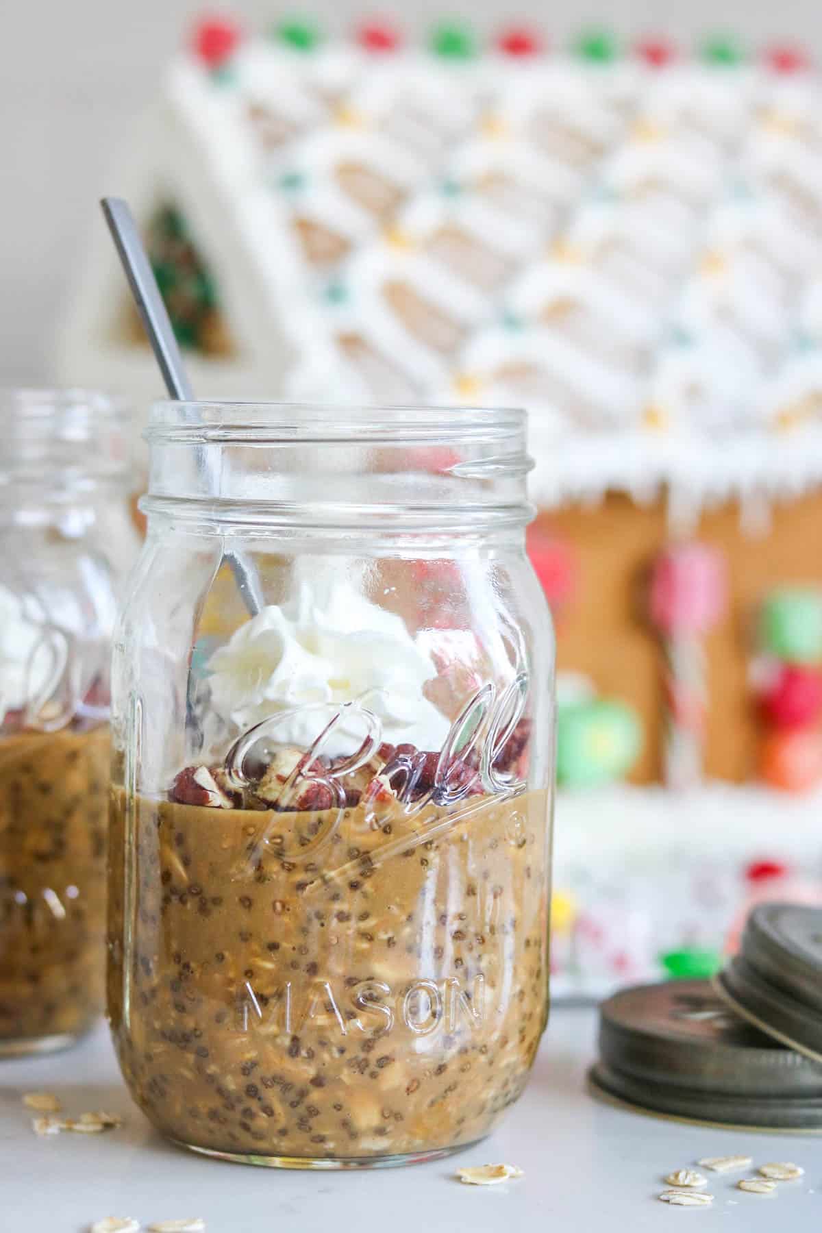 gingerbread overnight oats in a mason jar