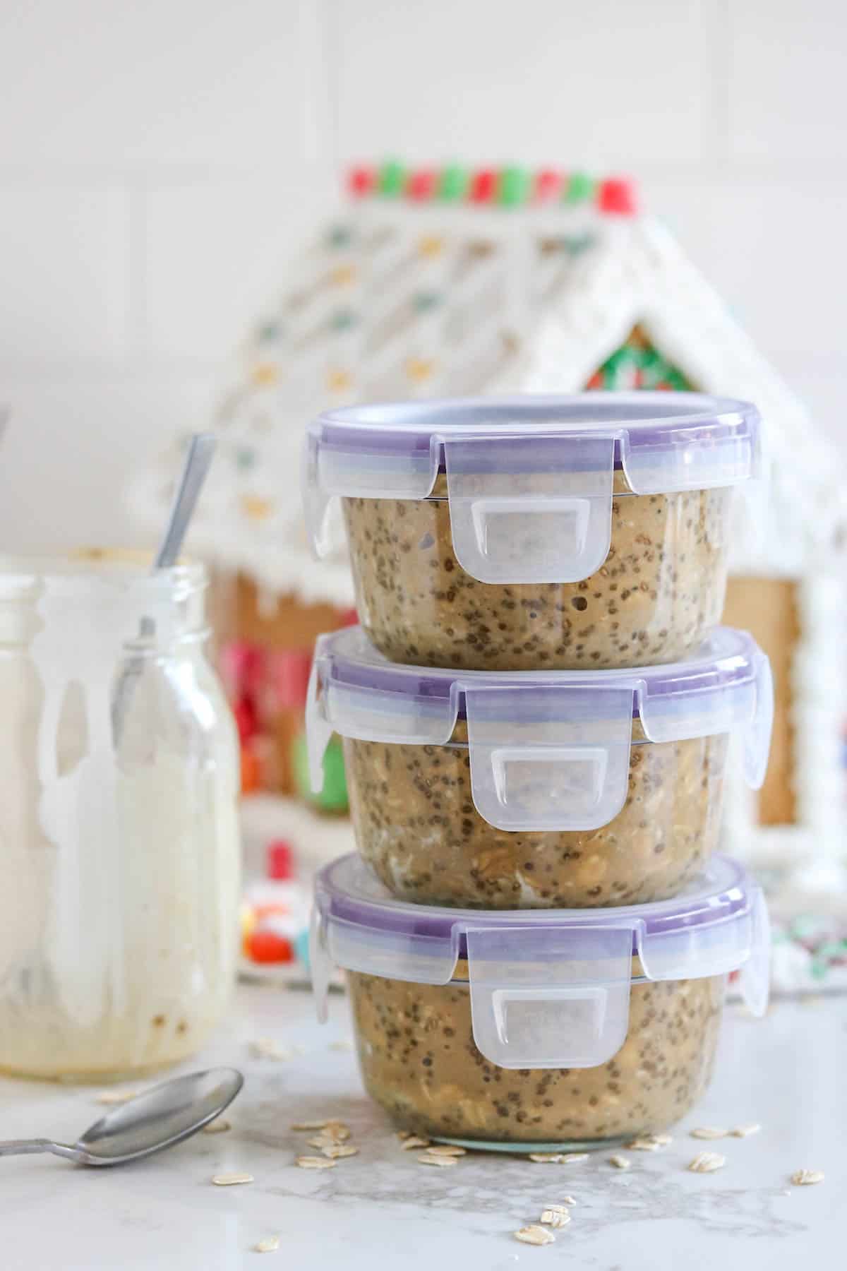 gingerbread overnight oats in snapware containers