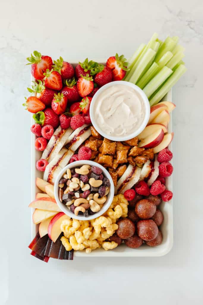 Pb&j lunch plater